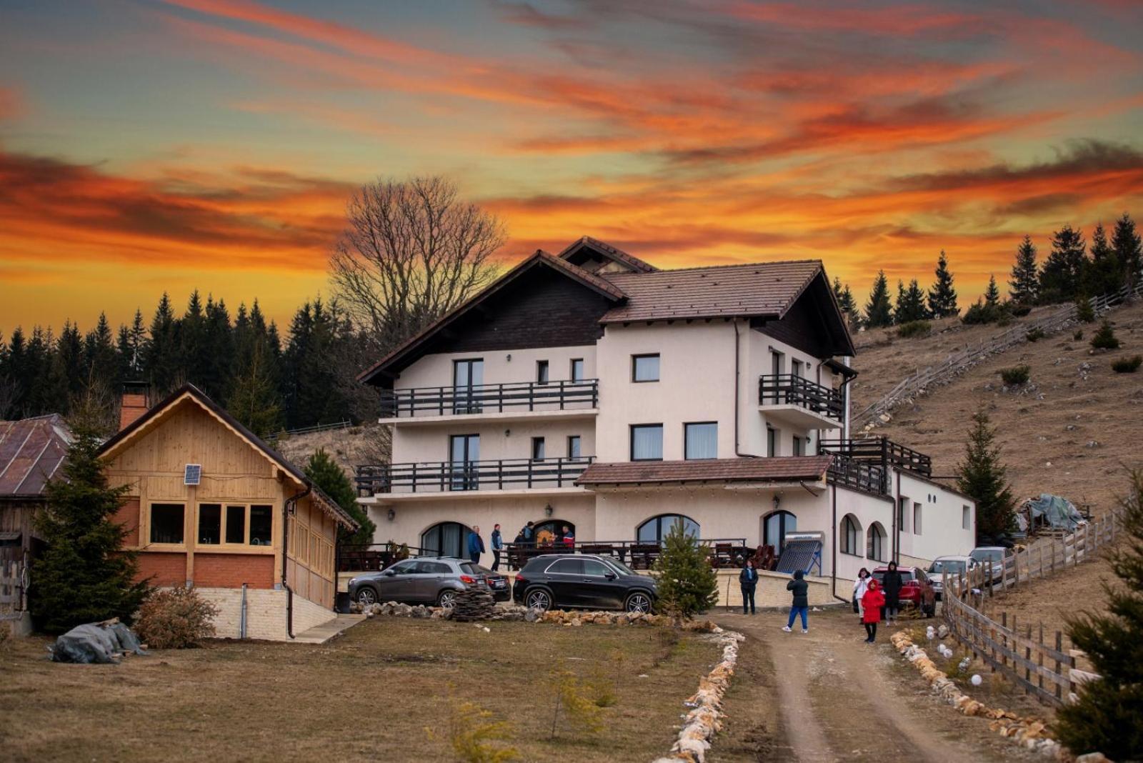 La Rocca Hotel Fundata Exterior foto